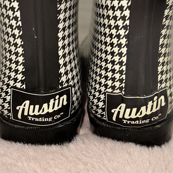 Women’s Austin Trading Co. Houndstooth Rain Boots Size 6 - Picture 4 of 9